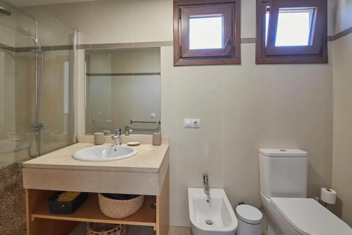 Calero Surfin Shared Pool, 10 Min To Harbour Apartment Puerto Calero